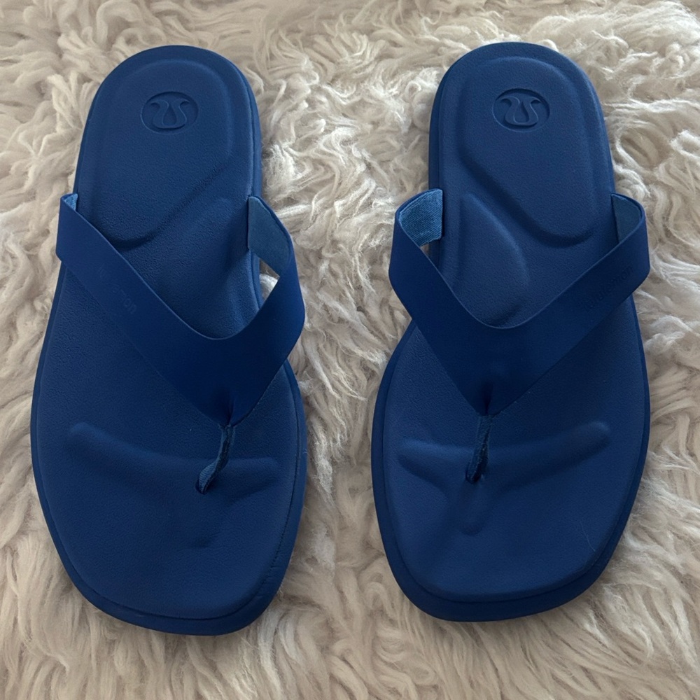 Lululemon Women's Restfeel Flip-Flop, Galactic Cobalt, Size 12 - Picture 2 of 7